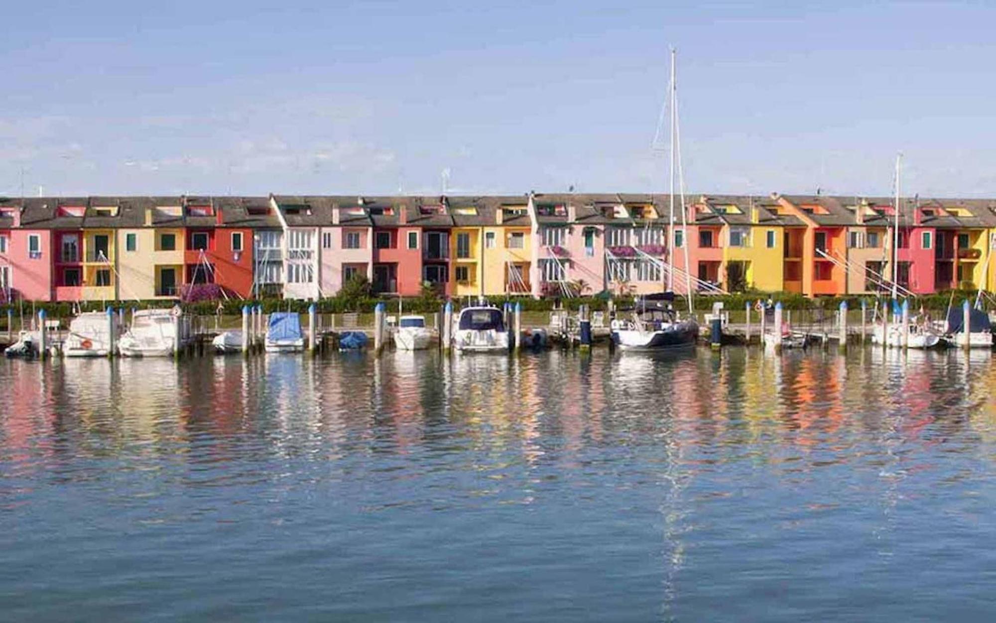 Bright Apartment With Pool Porto Santa Margherita di Caorle Dış mekan fotoğraf