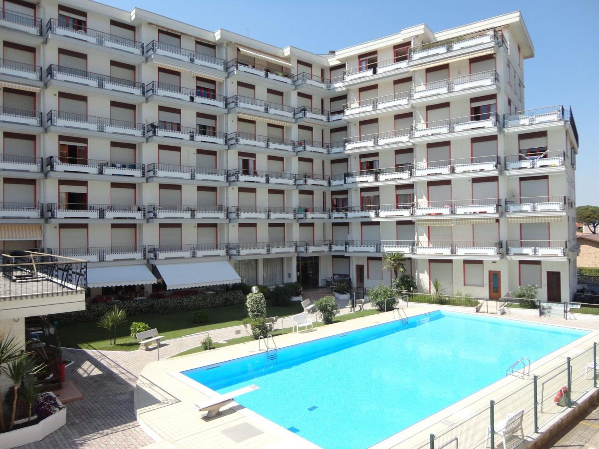 Bright Apartment With Pool Porto Santa Margherita di Caorle Dış mekan fotoğraf