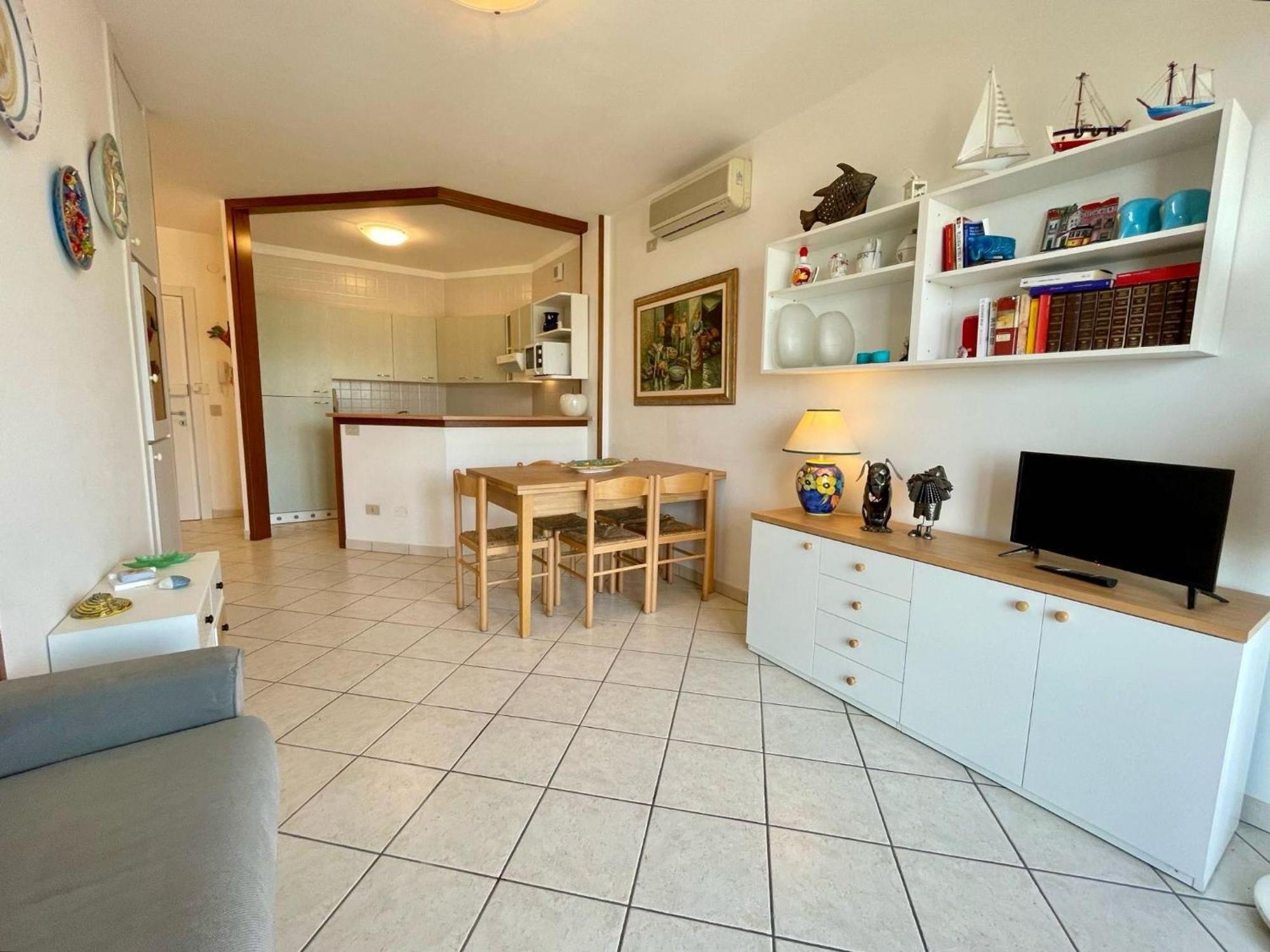 Bright Apartment With Pool Porto Santa Margherita di Caorle Dış mekan fotoğraf