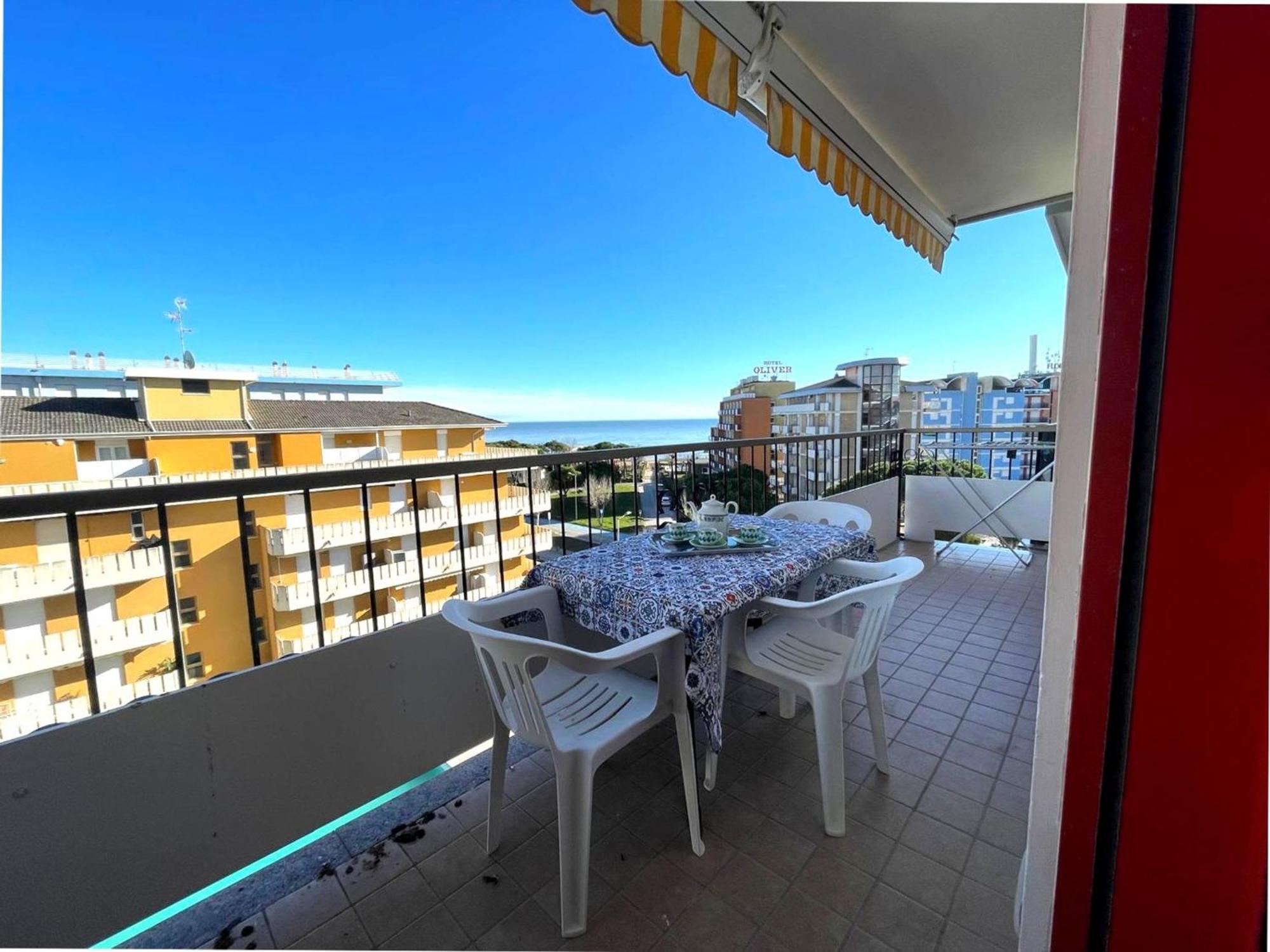 Bright Apartment With Pool Porto Santa Margherita di Caorle Dış mekan fotoğraf